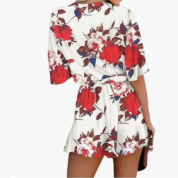 ✨🦋BNWT🦋SEXY WHITE FLORAL ROMPER🦋VARIOUS SIZES🦋BEAUTIFUL🦋✨ - Picture 2 of 5